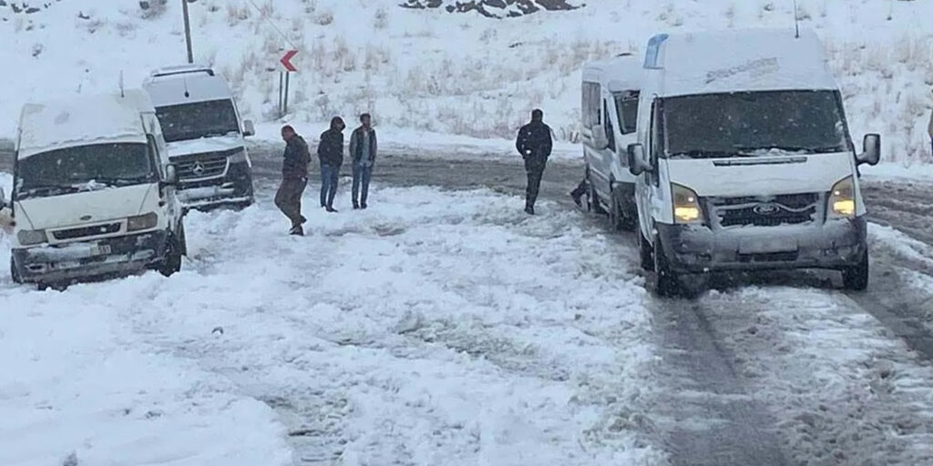 Kar ve Tipi Türkiye'nin Doğusunda Ulaşımı Olumsuz Etkiliyor!