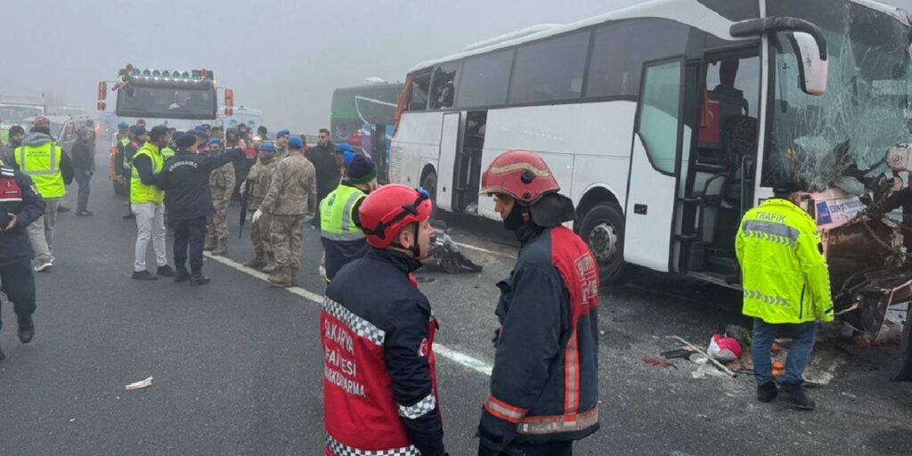 Kuzey Marmara Otoyolu'nda Zincirleme Kaza: 10 Kişi Hayatını Kaybetti!