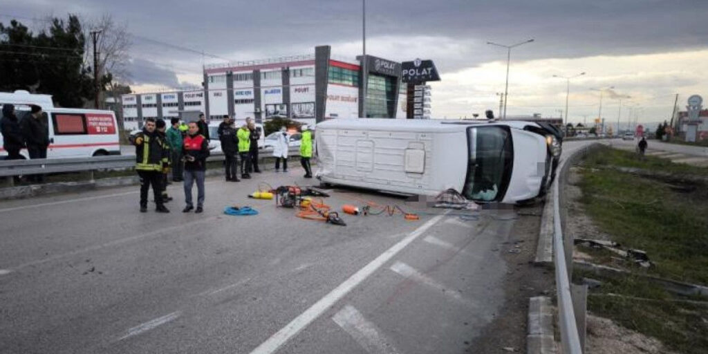 Amasya'da Kargo Araçlarının Karıştığı Kazalarda 1 Ölü, 3 Yaralı