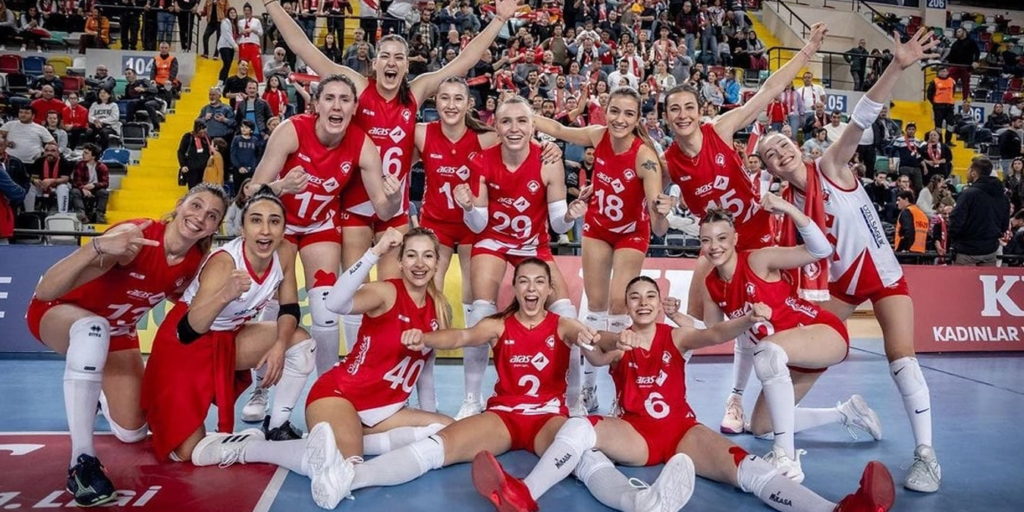 Aras Kargo Kadın Voleybol Takımı Final Grubuna Yükseldi